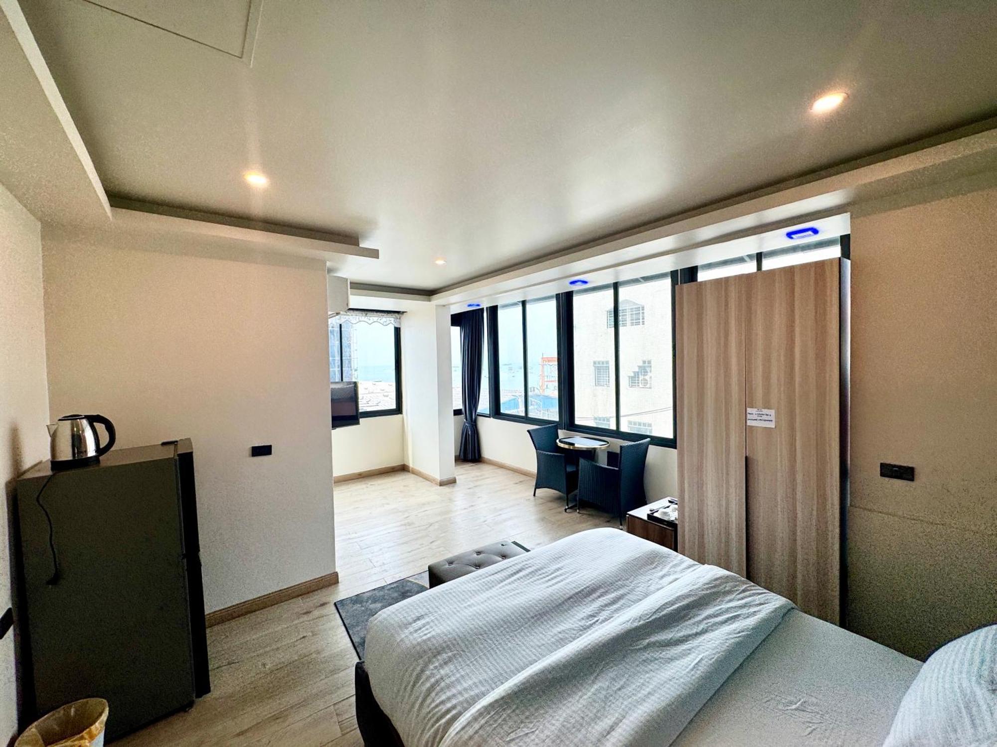 Pumpui Place Pattaya Exterior photo